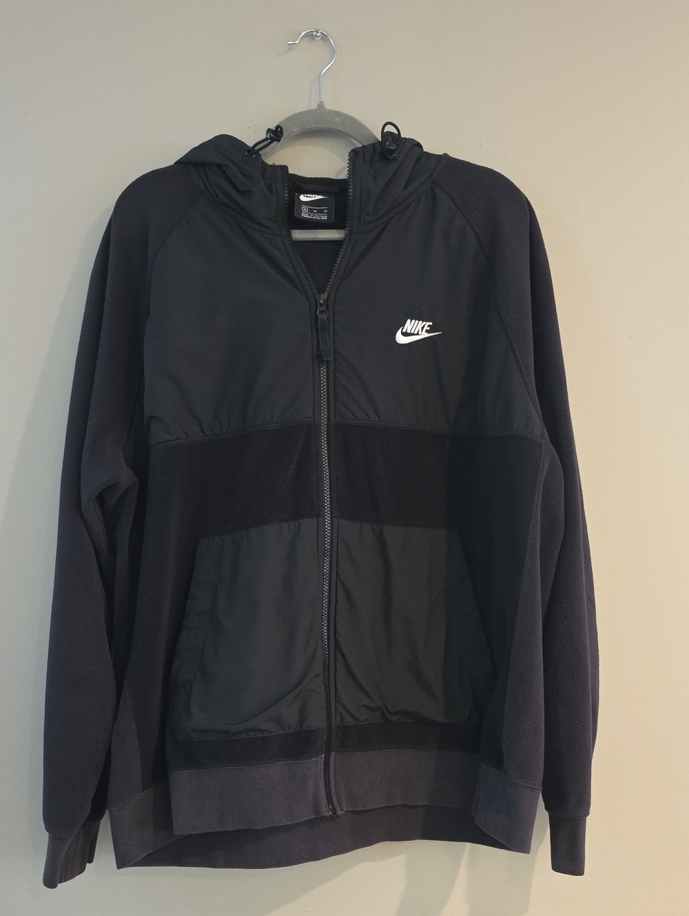 Nike Men’s Black Hooded Performance Zip Jacket